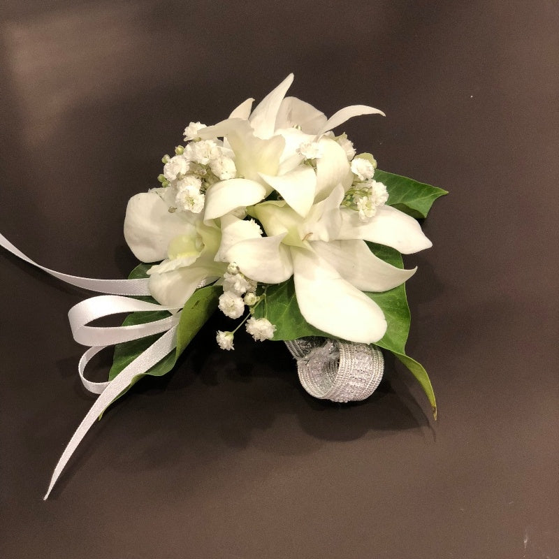 FH113: White Corsage