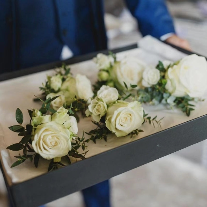 FH116: Boutonnières (Button Holes)